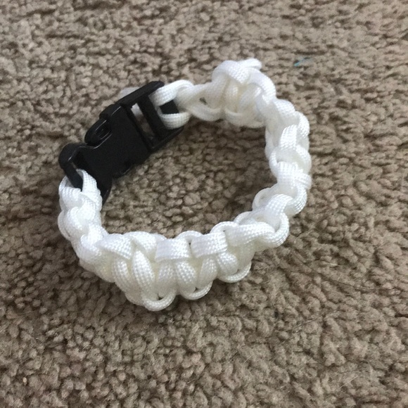 Crochet bracelet patterns - Picture 2 of 4